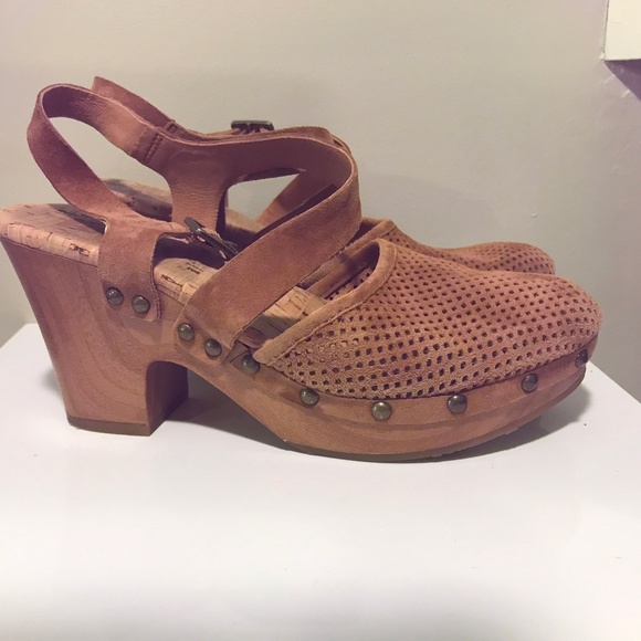 Korks ABLOOM studded perforated suede leather shoes - Picture 10 of 16